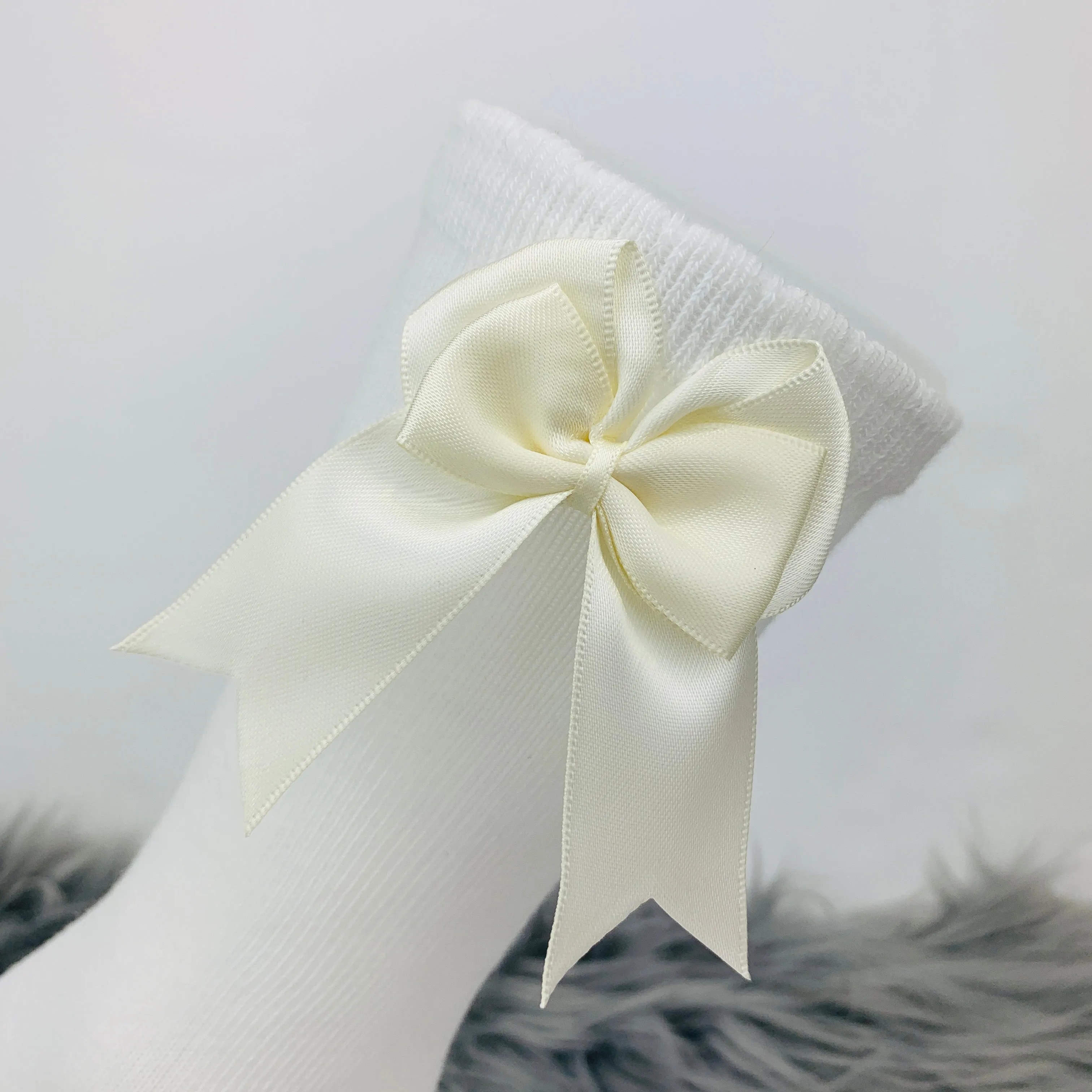 Cream Knee High Double Side Bow Spanish Socks